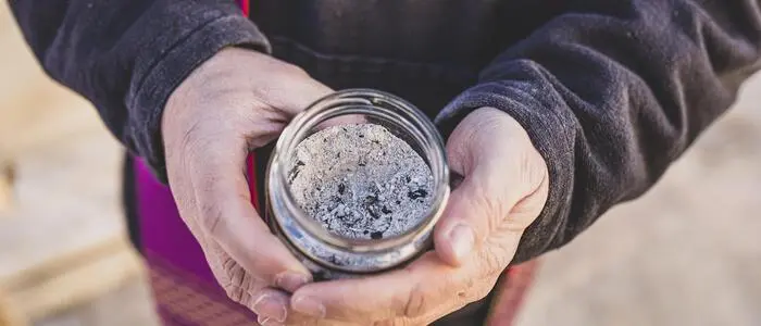 Auf vielen Plätzen im Land werden heute Aschenkreuze ausgeteilt