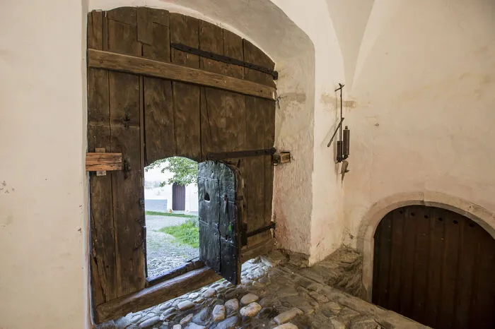 Der erste urkundlich erwähnte Burgherr war Gundachir von Frovnstaine (1195 - 1227). Im Jahr 1909 erwarb der Unternehmer Otto Wirth das Schloss. Heute gehört das Anwesen seinen Nachkommen.