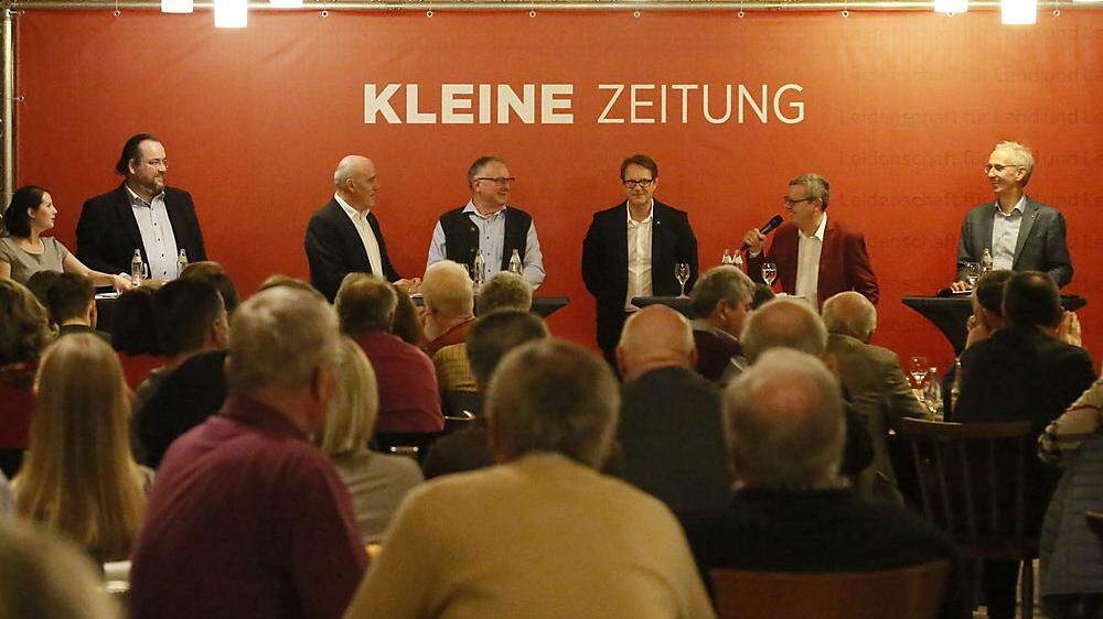 Daniela Buchegger und Harald Hofer (beide Kleine Zeitung), Robitschko (Bürgerliste), Lechner (FPÖ), Martschitsch (ÖVP), Matejka (SPÖ) und Wallner (Grüne) 