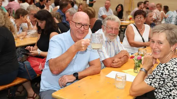 Nachdem die alte Veranstaltungshalle in Kirchbach-Zerlach in die Jahre gekommen war, entschied sich der Gemeinderat für eine Renovierung und Neuadaptierung der Anlage. In bester Stimmung wurde die Halle nun eingeweiht