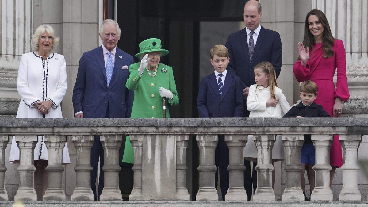 Zum Abschluss zeigte sich die Queen am Balkon des Buckingham Palace.
