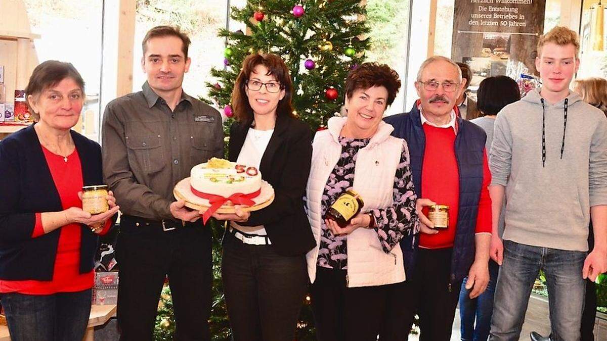 Eine &quot;süße&quot; Familie: Ruth Kronabetter, Toni, Daniela, Helga, Hubert und Robin Segner