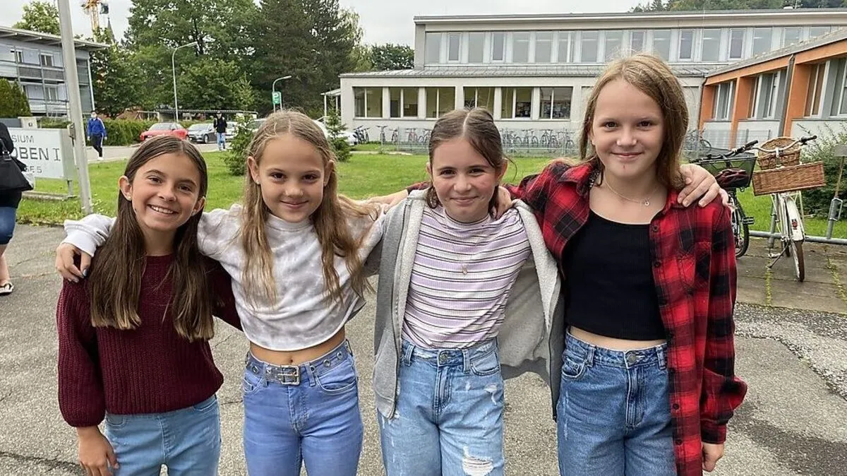 Ina, Laura, Savenna und Hanna aus Leoben sind schon sehr neugierig, was sie im Gymnasium erwartet