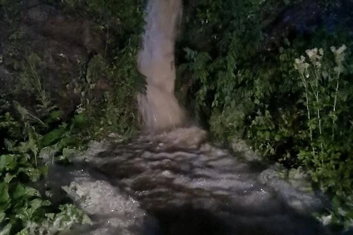 ... und die durch die Unwetter entstandenen Schäden zu beseitigen.