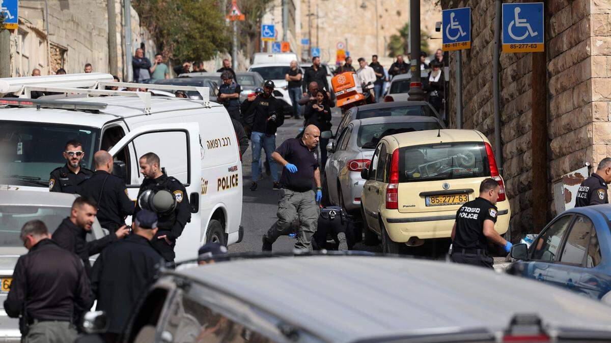 Weiterer Schusswaffenangriff nach Angriff auf Synagoge.