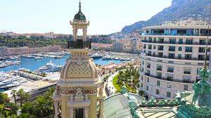 Das Fürstentum Monaco ist bekannt für sein luxeriöses Casino und seine Jachthäfen