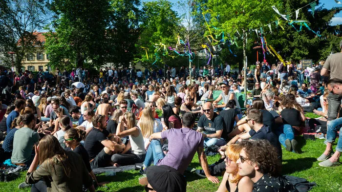 Der Tag der Arbeit wurde im Volksgarten zum Tag der Party.