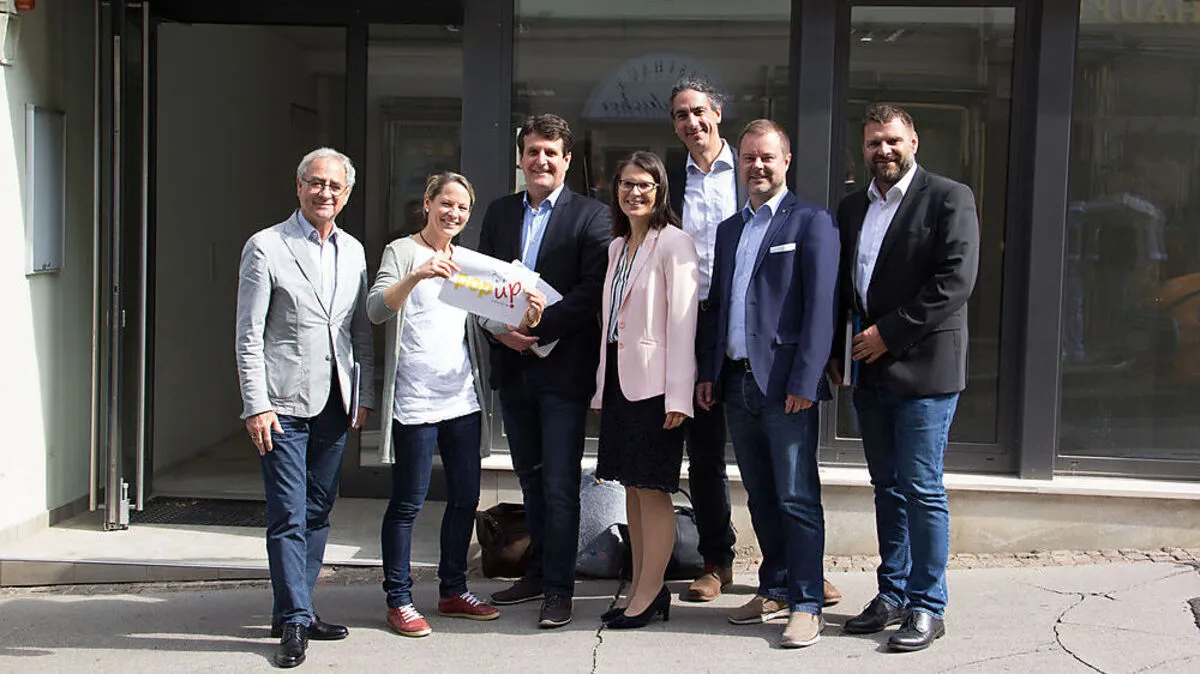 Die Vertreter der Wirtschaft und der Stadtgemeinde mit der Unternehmerin Angelika Karrer (Zweite von links)