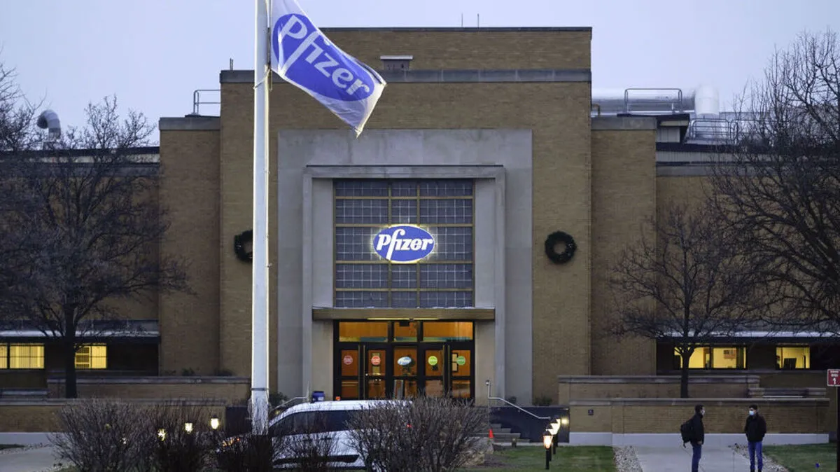 Corona-Impfstoffe von Pfizer wie auch von Biontech werden ausgeliefert