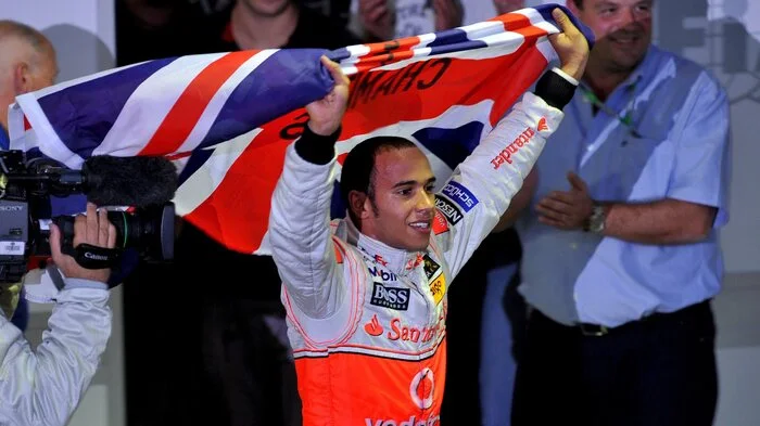 2008, in seiner erst zweiten Saison in der Formel 1, wurde Lewis Hamilton bereits das erste Mal Weltmeister.
