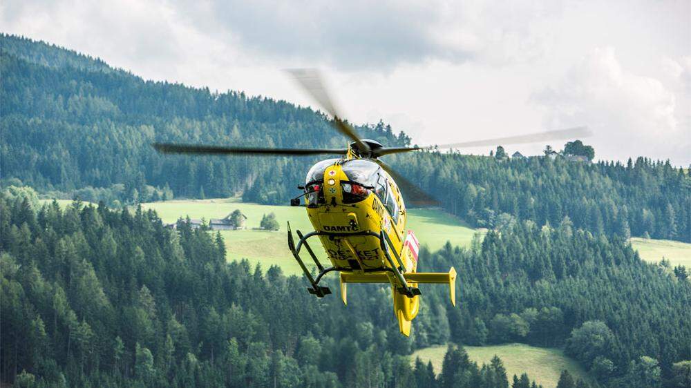 Der Verletzte wurde mit dem Rettungshubschrauber nach Klagenfurt geflogen.