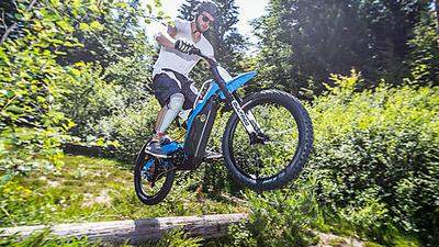 Auf dem Sprung. Die Bultaco Brinco ist quasi ein geländegäniges Elektrofahrrad