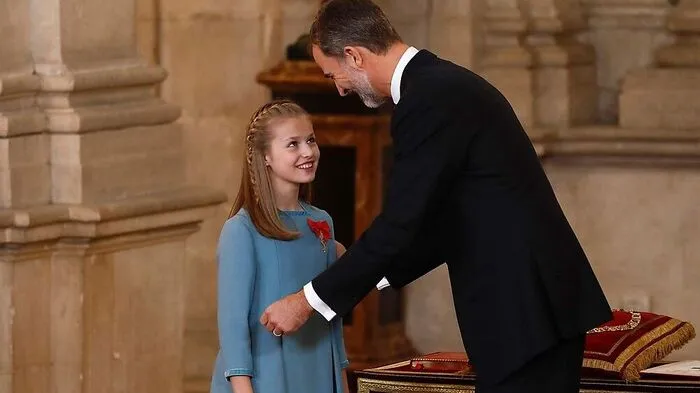Der spanische König Felipe VI. und seine erstgeborene Tochter Leonor