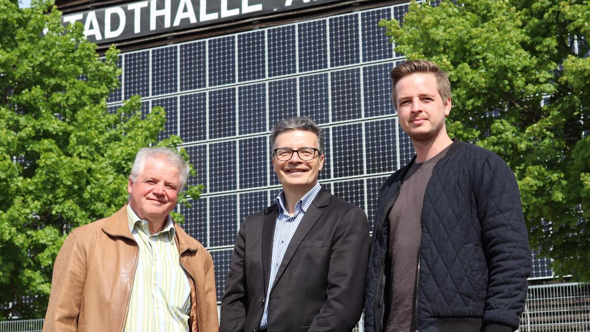 Nach einem Jahr auf Expansionskurs: Die KEM Manager Reinhard Primavesi (links) und Markus Löcker (rechts) mit Wolfgang Leitner, Stadtrat in Althofen
