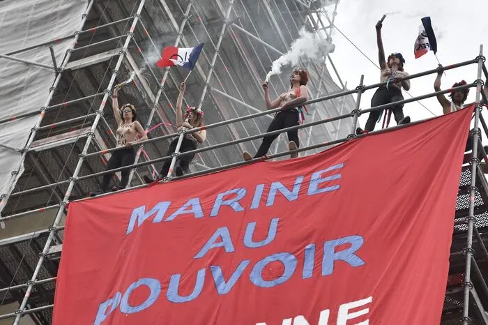 Henin-Beaumont in Nordfrankreich ist eine Hochburg von Le Pens Partei Front National, die Stadt wird auch von einem FN-Bürgermeister regiert. Marine Le Pen steht in dem Ort auf der Wählerliste und hat dort am späten Vormittag ihre Stimme für die Präsidentenwahl abgeben