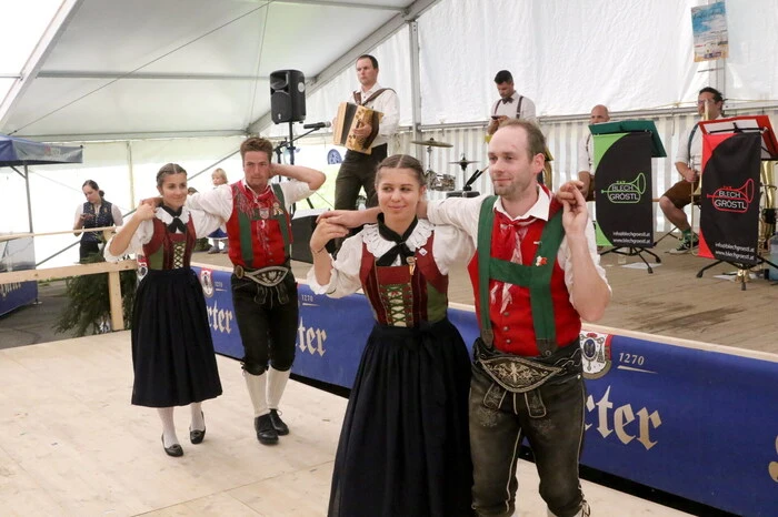 Übrigens: Viel Beifall gab es auch für die Volkstanzgruppe Sillian (Foto) für ihre Tanzdarbietung am Sonntag. 