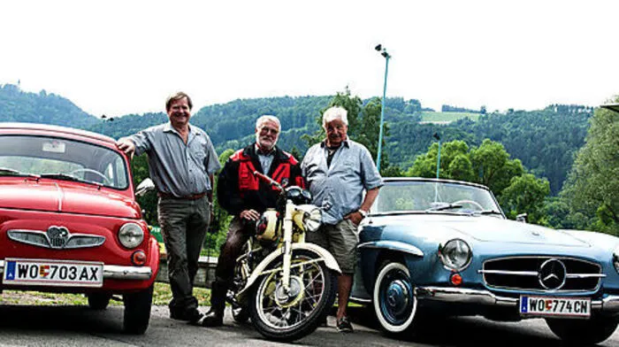 Die „Oldie“-Club Kumpels Alfred Maier, Werner Unterholzer und Peter Mairitsch (von links) mit ihren wertvollen Gefährten	