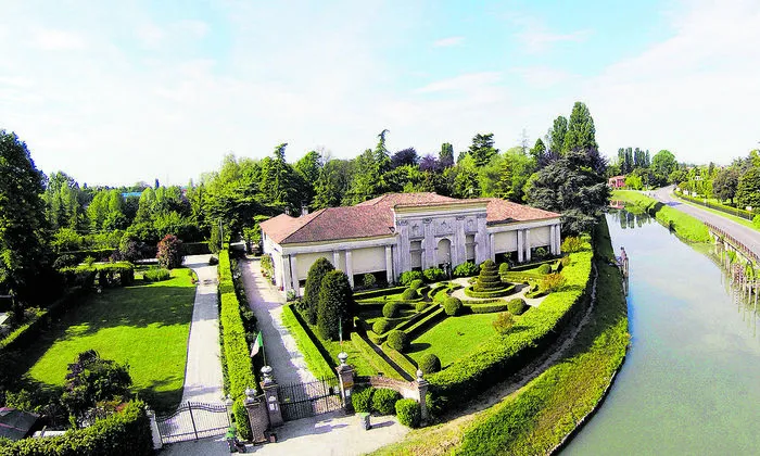 Villa Barchessa Valmarana