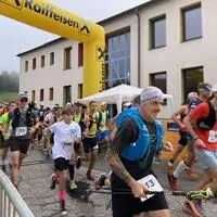 Zahlreiche Läuferinnen und Läufer nahmen den Trailrun in Angriff
