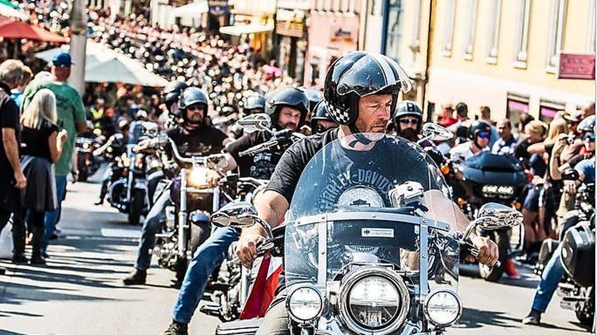 Geht es nach Villachs Politik, sollen die Harley bei der großen Parade auch in der Region produziert werden