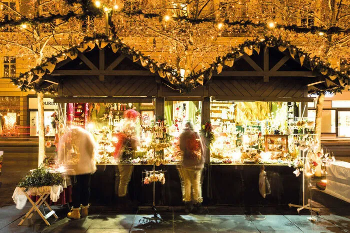 Markt. Von 9 bis 24 Uhr bildet der Klagenfurter Silvestermarkt den festlichen Rahmen für die finale Veranstaltung des Jahres, die Silvesterfeier zwischen Pfarrplatz und Neuem Platz. Hier finden Sie alles, was Sie zum Glückverschenken brauchen. Vom handgeschnitzten Glücksschwein bis hin zum Glücksbringer aus Glas und schokoladigen Glücksboten.  