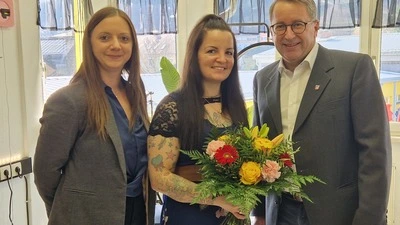 Amtsleiterin Silvia Formeier, Tanja Gritschnigg und Bürgermeister Johannes Schmid