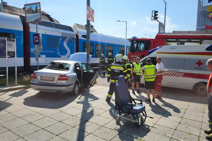 Die Stadtfeuerwehr Weiz war mit insgesamt 22 Kameradinnen und Kameraden im Einsatz.