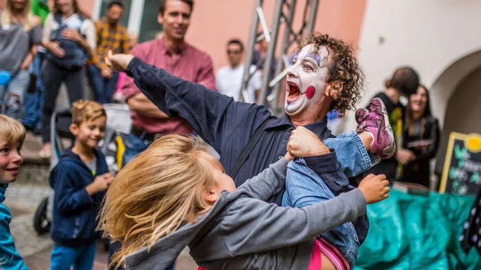Die KInder haben sichtlich ihren Spaß