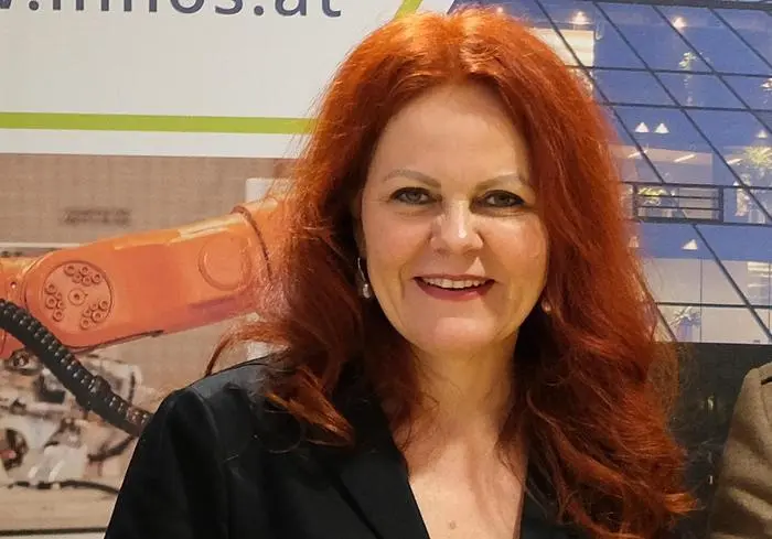 Landesrätin Cornelia Hagele zeichnete die teilnehmenden Schülerinnen und Schüler aus