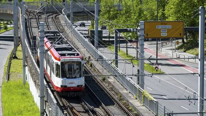 In den neuen Dortmunder Stadtbahnen kommen Fahrgäste ordentlich ins Schwitzen