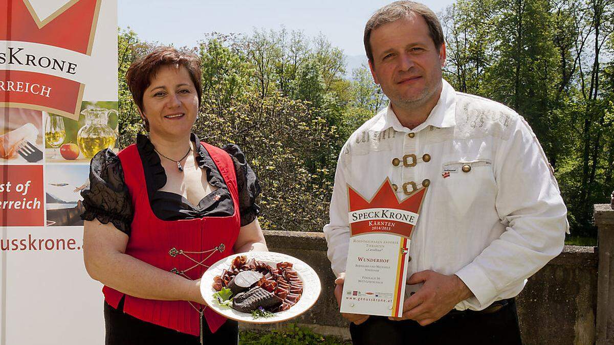 Michaela und Bernhard Striedner sind für zahlreiche ihrer Produkten, die zum Teil selbst kreierte Dialekt-Namen tragen, mit der Genuss-Krone ausgezeichnet worden