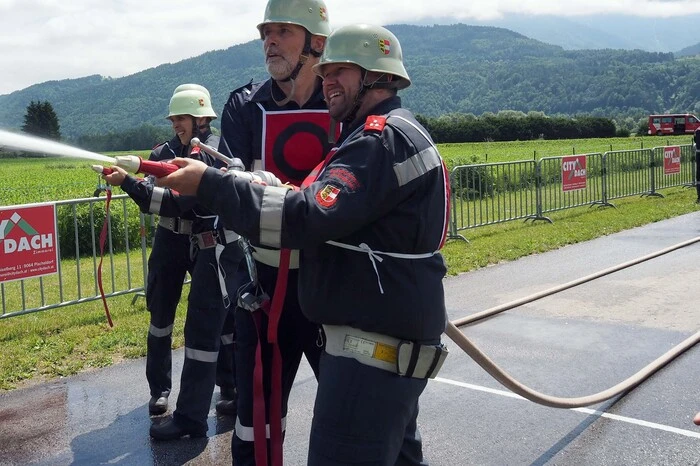 Als einzige Betriebsfeuerwehr nahm die Mannschaft der Betriebsfeuerwehr der Klagenfurter Justizanstalt am Wettbewerb teil. 