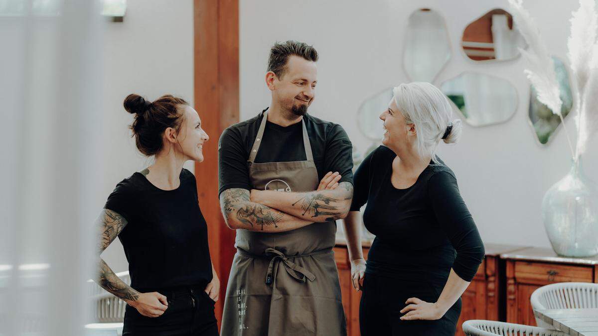 Lisa und Daniel Edelsbrunner mit Sandra Scherbinek