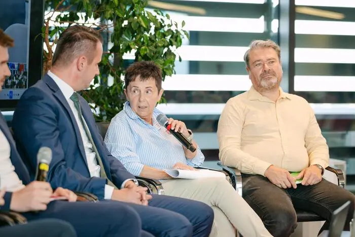 Elternvertreterin Karin Wachswender am Wort