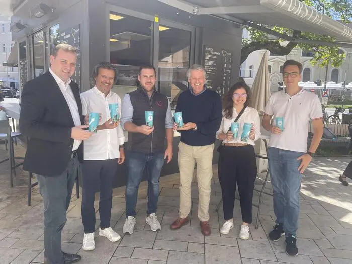 Am Heuplatz werden erstmals Pfandbecher verwendet