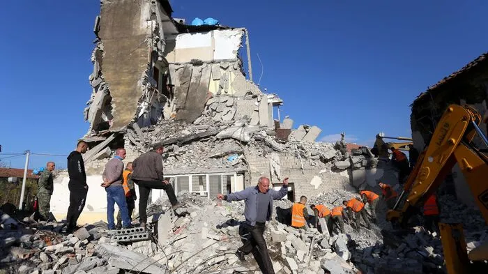 Ein Erdbeben der Stärke 6,4 hat die Westküste Albaniens erschüttert.