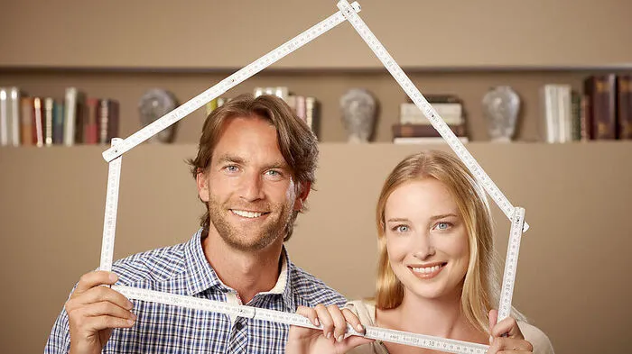 Die Realität sieht freilich anders aus: Nur knapp jeder Zweite (47 Prozent) bewohnt aktuell am Hauptwohnsitz ein Haus