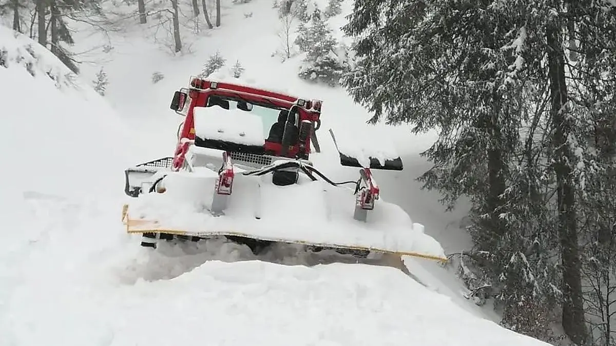 Das Pistengerät konnte die Fahrt fortsetzen