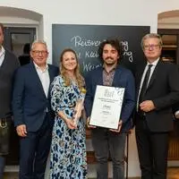 Verkostungsleiter und Weinexperte Arno Bergler, Kleine Zeitung-GF Thomas Spann, Preisträger Michael Gangl mit Freundin Andrea, LH Christopher Drexler und Kleine Zeitung Chefredakteur Hubert Patterer