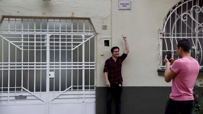 "Hier wurde der Film 'Roma' gedreht", steht auf einem Metallschild an Haus Nummer 22 in der Tepeji-Straße in Mexiko-Stadt.