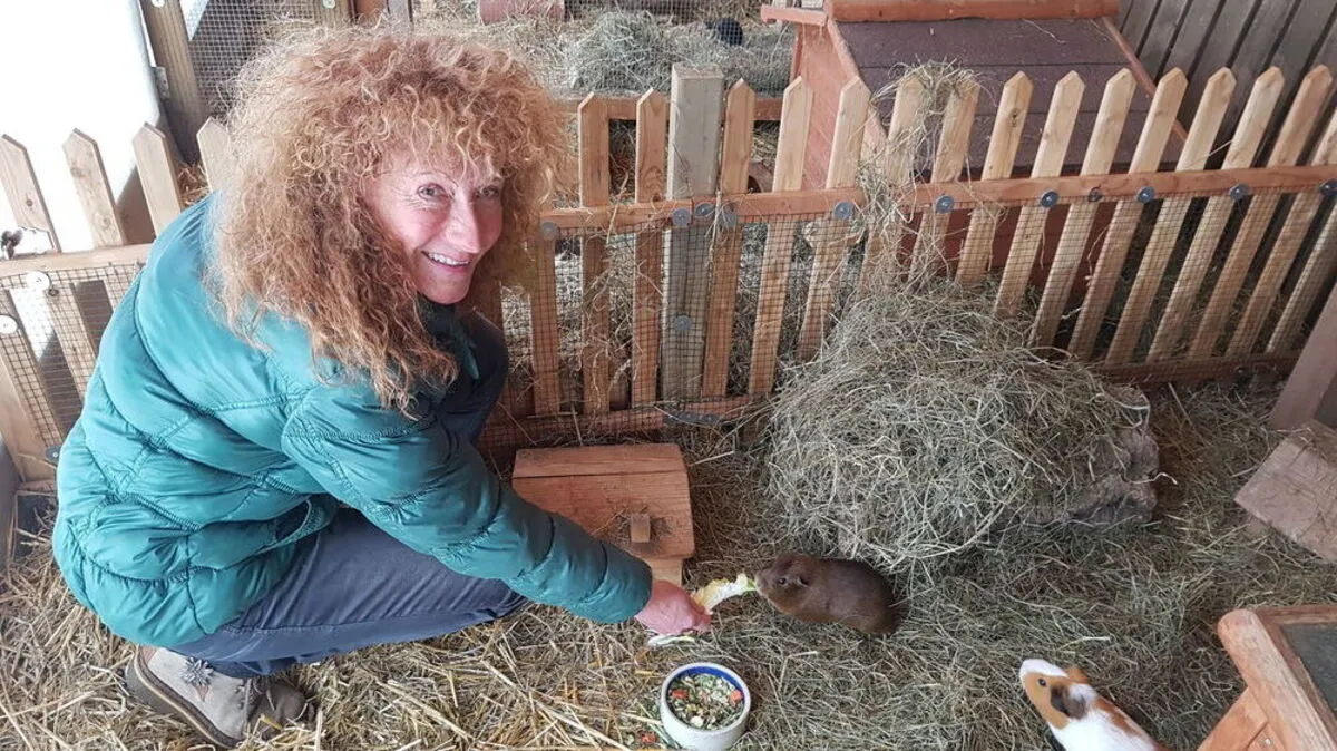 Barbara Zarfl mit zwei Schützlingen