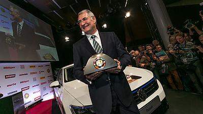 Ausgezeichnet: Entwicklungsvorstand Heinz-Jakob Neußer nahm den Preis für Volkswagen entgegen
