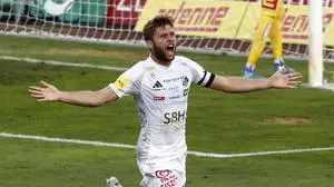 ABD0044_20240825 - WOLFSBERG - ÖSTERREICH: Dominik Baumgartner (RZ Pellets WAC) jubelt am Sonntag, 25. August 2024, im Rahmen der Admiral Bundesliga-Begegnung, 4. Runde, zwischen RZ Pellets WAC und GAK in Wolfsberg über seinen Treffer zum 1:0. - FOTO: APA/GERD EGGENBERGER