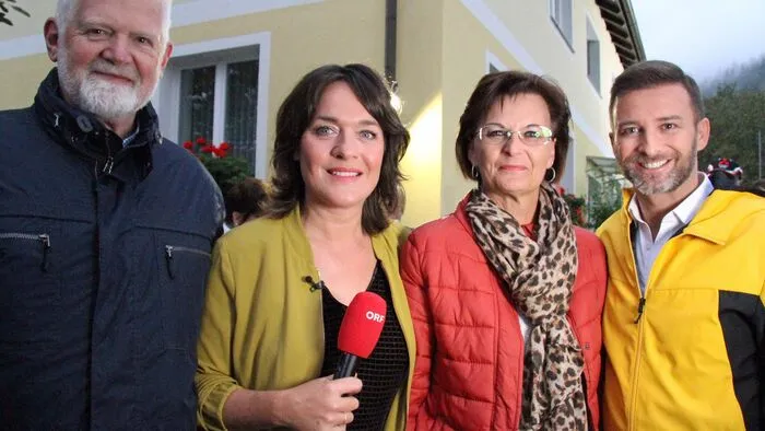 Das Moderatorenduo Eva Pölzl und Marco Ventre mit den beiden Vizebürgermeistern von Neuhaus Karl Pölz und Evelin Paier-Sternjak