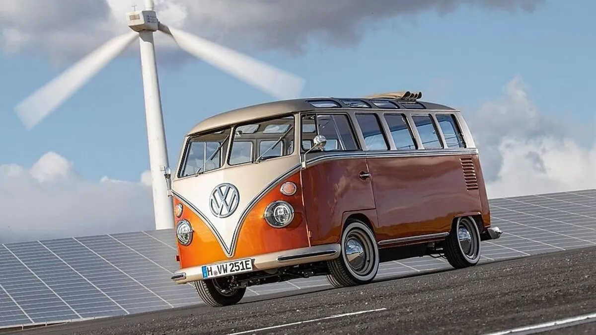 Dieser VW Bus fährt rein elektrisch