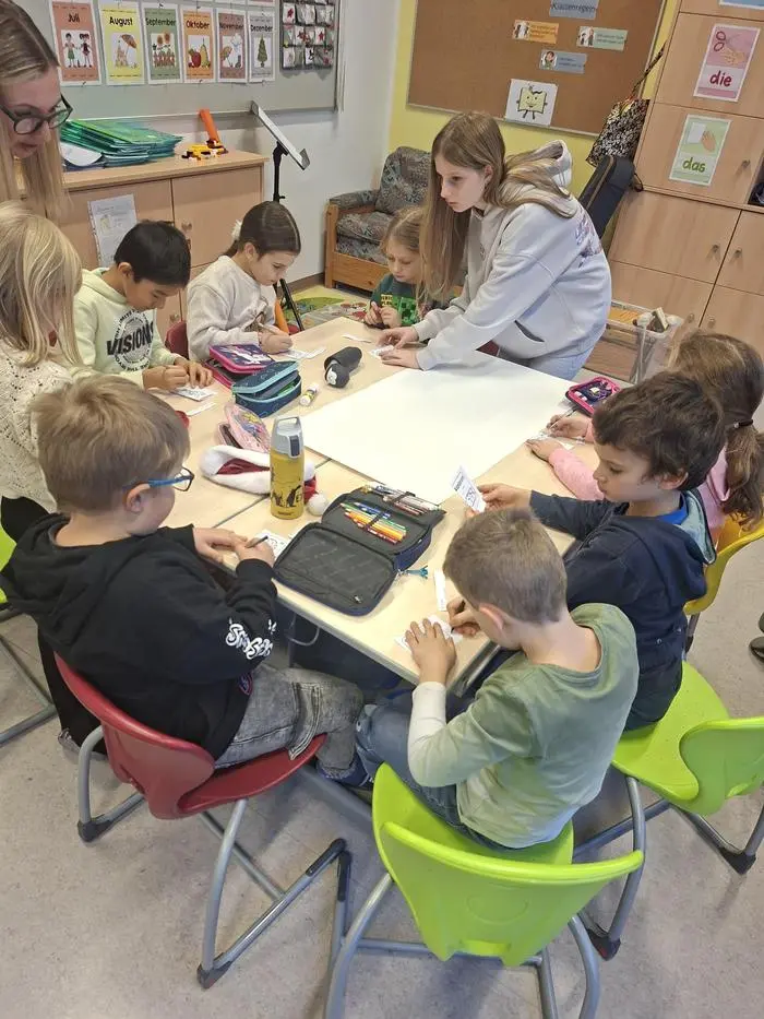 Gemeinsam wurde gebastelt, experimentiert und getanzt