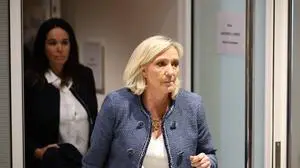 Marine Le Pen and Rn Partys Trial Verdict - Paris President of the parliamentary group of the French far-right Rassemblement National RN party, Marine Le Pen and her lawyer Rodolphe Bosselut leave the Paris courthouse for her trial verdict on suspicion of embezzlement of European public funds, in Paris, France on March 31, 2025. A French court on March 31 will rule in the trial of far-right leader Marine Le Pen over an alleged fake jobs scam at the EU parliament, a verdict which could ruin her chances of standing in the next presidential elections in two years. Photo by Raphael Lafargue/ABACAPRESS.COM Paris Ile-de-France France PUBLICATIONxNOTxINxFRAxUK Copyright: xLafarguexRaphael/ABACAx