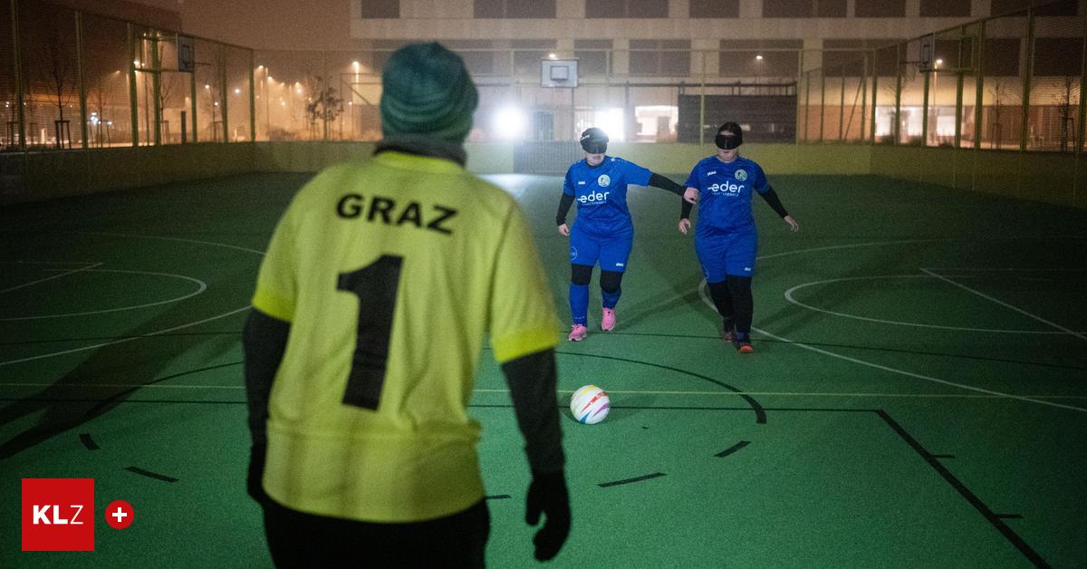 Blindenfu-ball-in-Graz-In-v-lliger-Dunkelheit-ein-treffsicheres-Team