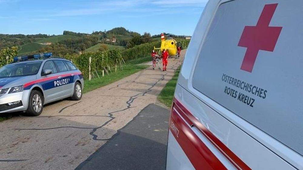 Der schwer verletzte Weinbauer wurde mit dem Rettungshubschrauber nach Graz transportiert