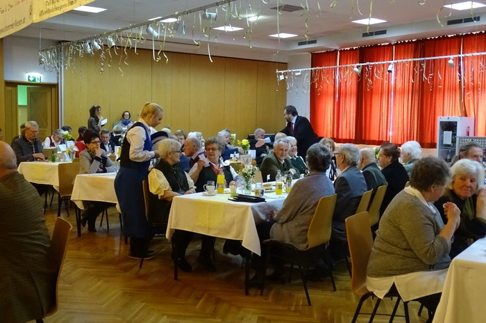 Auch der Tanzsportclub Eleganza und die Lichtmessgeiger unterhielten die geladenen Gäste.
